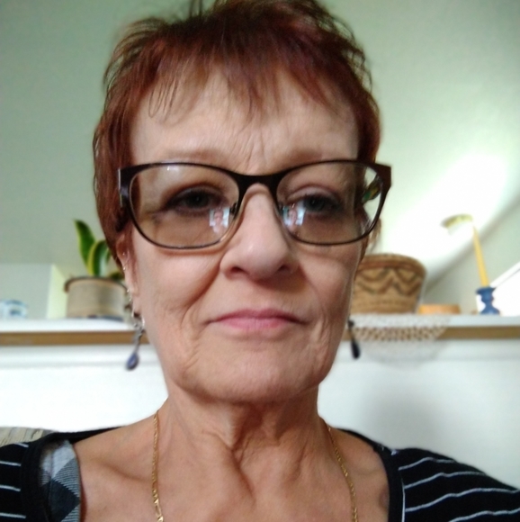 Meet your Posher, Beccah - Picture 2 of 2